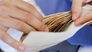 Податківці виявили на кондитерському підприємстві на Харківщині 150 неоформлених працівників