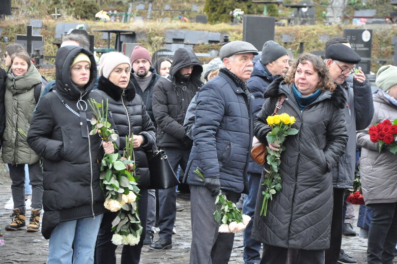 Із режисером монтажу Віктором Ониськом, який загинув у боях за Україну, попрощалися у Києві 32