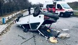 В Запорожье из-за гололеда перевернулся автомобиль: три девочки-подростка госпитализированы, - полиция. ФОТО