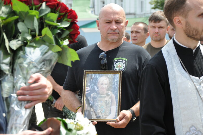 Медика из Госпитальеров Наталью Фраушер провели в последний путь 13