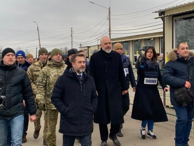Председатель ОБСЕ Рама побывал в Станице Луганской 09