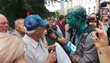 Поліція затримала чоловіка, який облив зеленкою Шабуніна