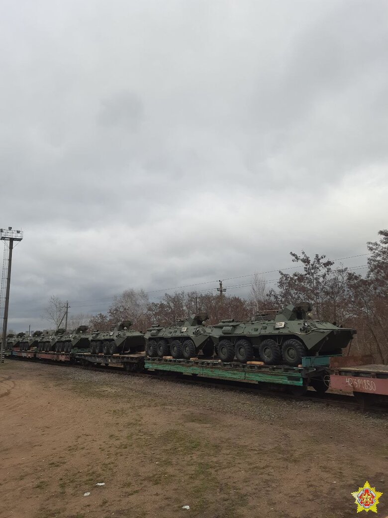 Армія Білорусі отримала партію нових БТР-82A 01 Армія Білорусі отримала партію нових БТР-82A 01