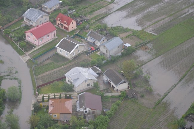 Floods in western Ukraine: Water level drops, no flooded houses 02 Floods in western Ukraine: Water level drops, no flooded houses 02