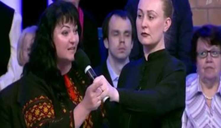 "Нищета. Люди солью рассчитываются в маршрутном такси", - "патриотка Украины из Мелитополя" в эфире росТВ. ВИДЕО