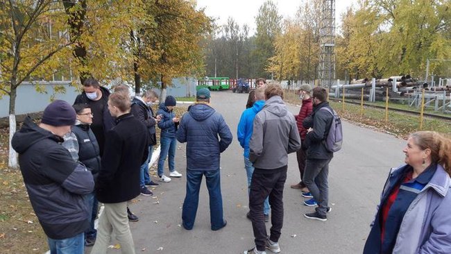В Беларуси началась всеобщая забастовка: к протестам присоединяются крупные заводы и студенты, люди перекрывают дороги и становятся в цепи 07 В Беларуси началась всеобщая забастовка: к протестам присоединяются крупные заводы и студенты, люди перекрывают дороги и становятся в цепи 07