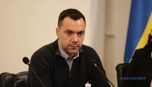 Арестович про ситуацію з британським есмінцем: Керівництво України спільно із союзниками формує позицію з цього питання