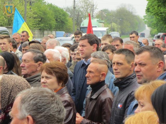 З воїном 24-ї ОМБр Володимиром Куциком, який загинув у зоні ООС, попрощалися на Львівщині 05 З воїном 24-ї ОМБр Володимиром Куциком, який загинув у зоні ООС, попрощалися на Львівщині 05