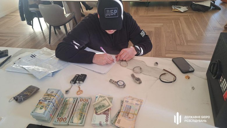 Кіберзлочинна група: на Закарпатті затримано співучасника