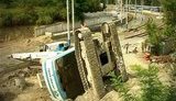 На железнодорожные пути в Севастополе упала 90-тонная буровая. ФОТОрепортаж
