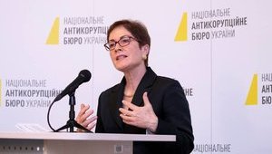 Конгресмени Хойєр і Енгел закликали Білий дім скасувати відкликання Йованович з України