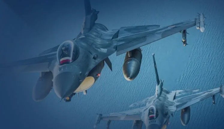 Польские истребители F-16 перехватили российские Су-30 над Балтийским морем