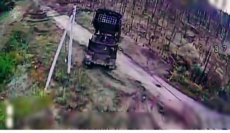Бійці 57-ї ОМПБр знищили ворожу РСЗВ "Солнцепьок" під час бойової роботи техніки. ВIДЕО