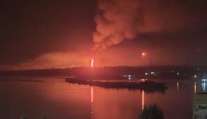 Взрывы в Саратове: дроны, вероятно, атаковали нефтеперерабатывающий завод. ВИДЕО