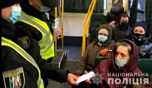 Полиция Киева о штрафах за отсутствие масок: Сотрудники больше нацелены на профилактическую работу, а не наказание. ВИДЕО