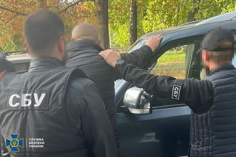 СБУ та ДБР затримали двох шахраїв, які за $50 тис. продавали посаду ректора одного з вінницьких університетів 01