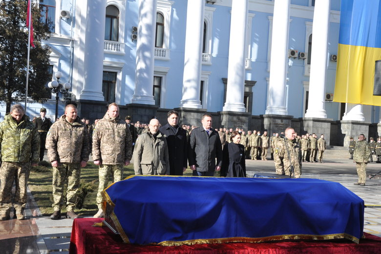 В Києві попрощалися із загиблим внаслідок російського обстрілу розвідником 30-ї ОМБр Антоном Сидоровим 21