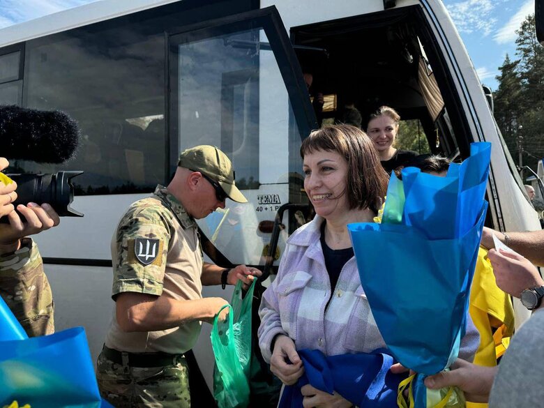 Із російського полону визволено 49 громадян України