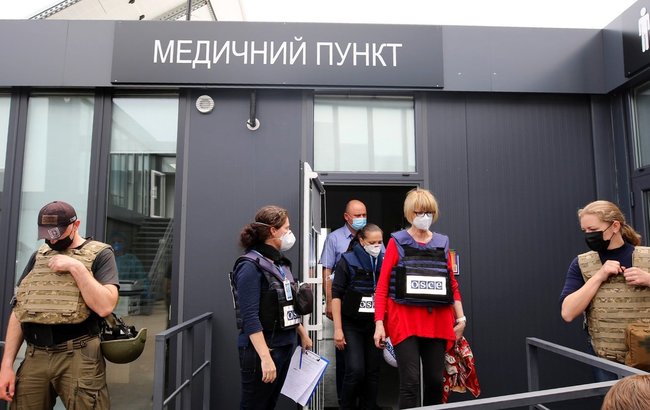 Генсек ОБСЄ Шмід відвідала КПВВ Новотроїцьке на Донеччині 08