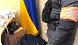 Підполковник поліції налагодив у Києві схему торгівлі дозвільними документами на зброю. Щодня "заробляв" до $2 тис, - СБУ. ФОТО