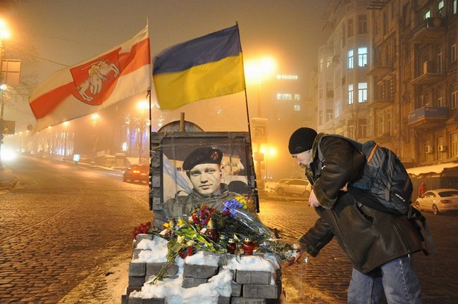 В центре Киева почтили память первых жертв Революции Достоинства 03 В центре Киева почтили память первых жертв Революции Достоинства 03