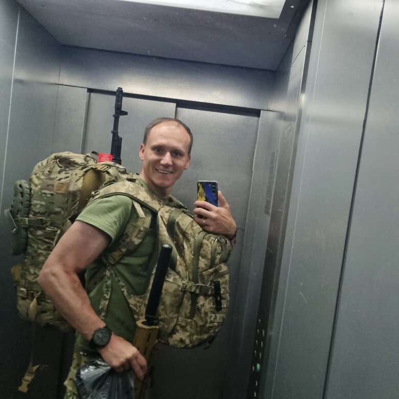 Олександр Довгий про бої в Бахмуті: Шурують, шурують, один упав, інший - переступив. За день один кулеметник знищив 75 вагнерівців 02
