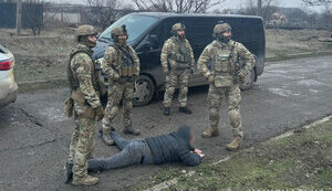 Two deputies and criminal leader extorted $60,000 from former deputy mayor in Dnipropetrovsk region. They have been detained. PHOTOS