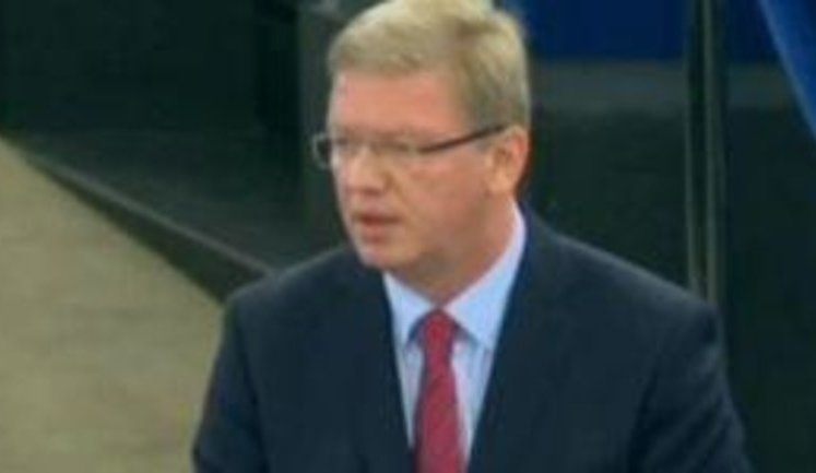 Россия угрожала завалить экономику Украины, - Фюле. ВИДЕО