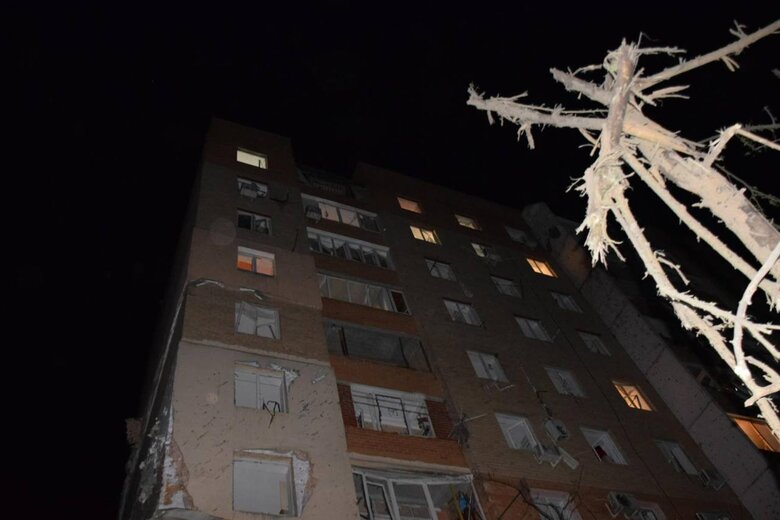 Наслідки ворожої атаки дронами на Одесу 05