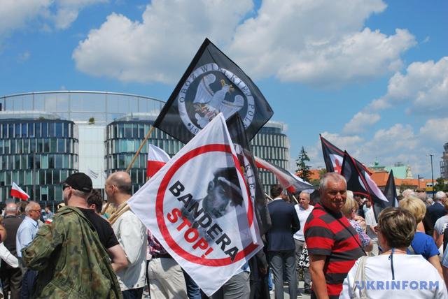 Геноцид помним - бандеровцам жить не дадим, - в Варшаве прошли мероприятия, связанные с годовщиной Волынской трагедии 05