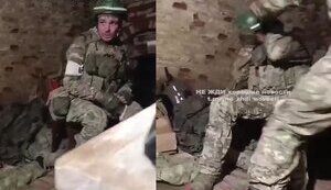 Російські командири б’ють підлеглого та намагаються вигнати його на позицію із укриття: "Бегом, сука! Бери, бл#дь, автомат! Сука #баная, беги!". ВIДЕО