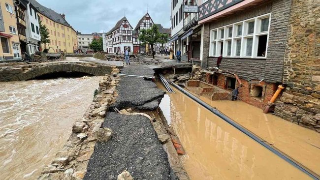 Германию затопило: 42 человека погибли, около 70 пропали без вести 02