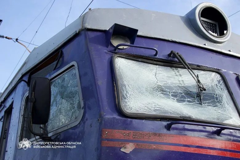 Удар по електричці в Дніпрі: 13 загиблих, є поранені