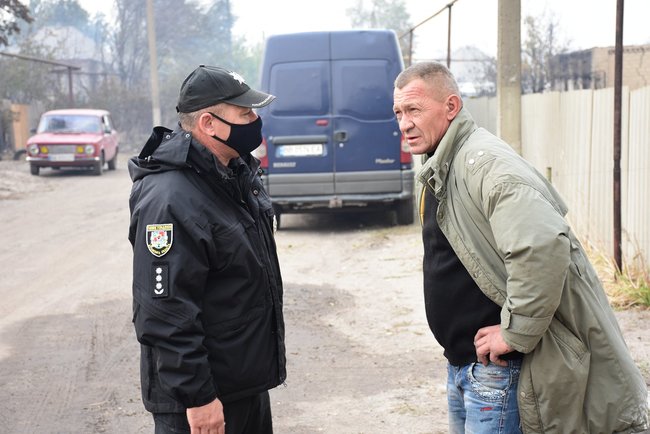 На Луганщині через пожежі перекрито рух у Станицю Луганську, - поліція 02 На Луганщині через пожежі перекрито рух у Станицю Луганську, - поліція 02