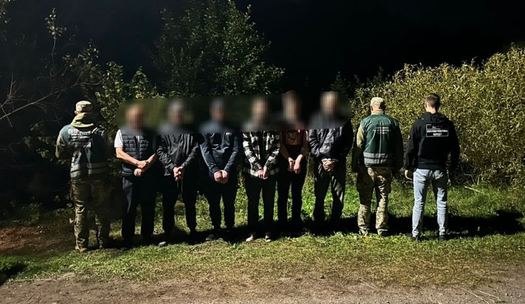 Намагались нелегально перетнути кордон зі Словаччиною: на Закарпатті затримано п’ятьох чоловіків, - ДПСУ. ВІДЕО+ФОТОрепортаж