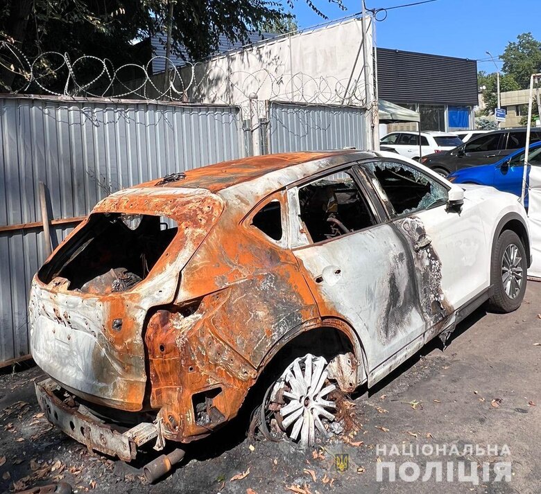 Чоловіка, який спалив два трейлери з гумдопомогою, затримали в Одесі 03