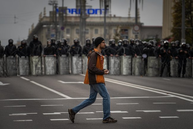 Затриманий під посольством Білорусі Петро Маркелов: У київській поліції мені сказали, що так і треба - бо те, що відбувається у Білорусі, вже перейшло будь-які межі 05