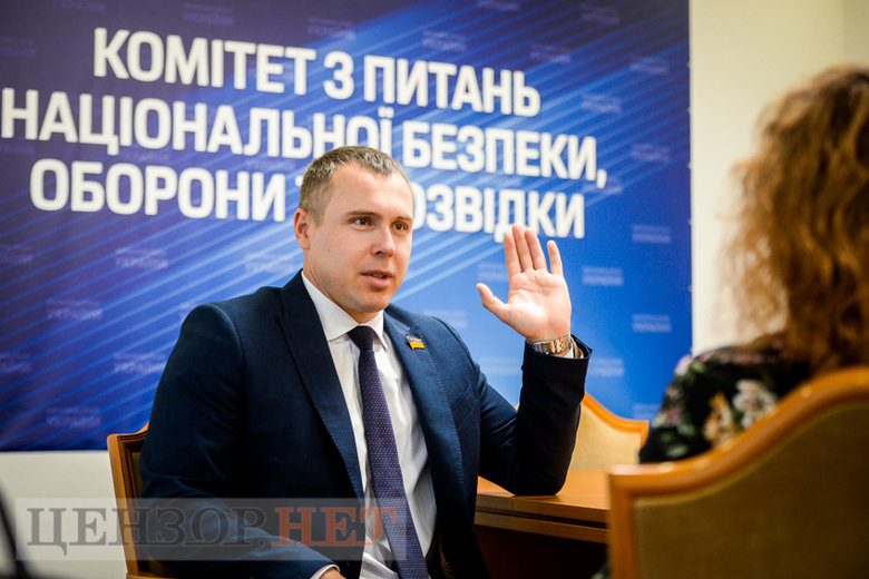 Народний депутат Голосу Роман Костенко: У влади вже не вийде поховати справу вагнерівців 04