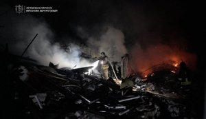 Ворог вдарив безпілотником по приватному сектору Запоріжжя: загинули дві людини, ще одна – постраждала, зруйновано будинок. ФОТО (оновлено)