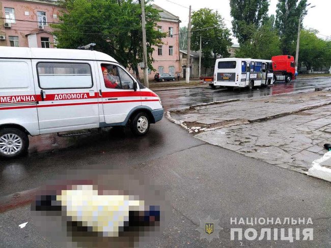 Водитель маршрутки сбил насмерть пешехода в Одессе, - полиция 01