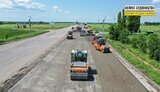 На Дніпропетровщині ремонтують трасу Дніпро-Павлоград. ФОТОрепортаж