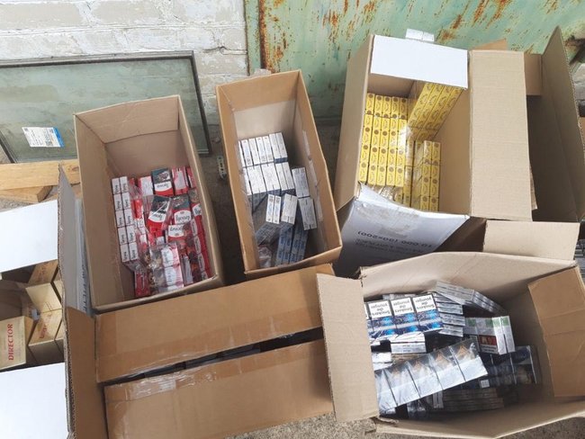 Кустарне виробництво алкоголю ліквідовано в Миколаївській області. Вилучено велику партію незаконно ввезених в Україну сигарет 01