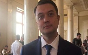 Разумков о посещении заседаний фракции "СН": Хотелось бы, чтобы она принимала решения, а не ее ставили перед уже принятым. ВИДЕО