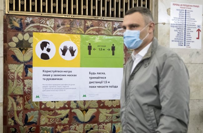 Кличко с утра прокатился в метро: Осуществлены все необходимые меры для безопасной перевозки пассажиров 01