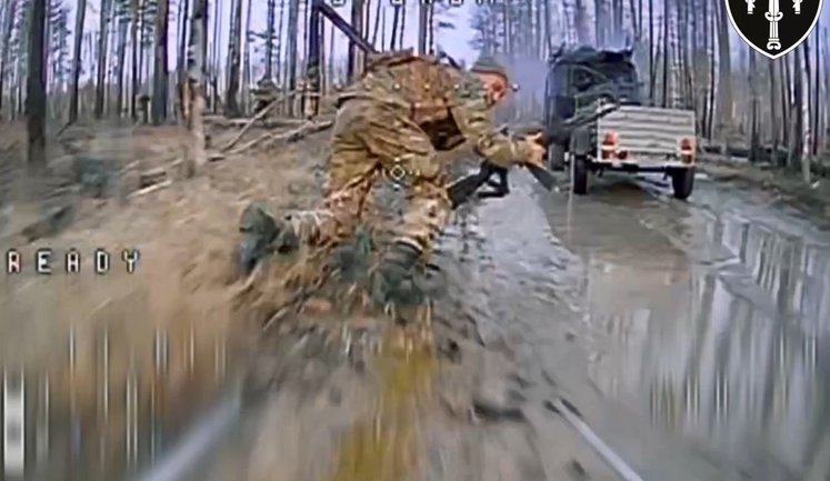 Пілоти батальйону SIGNUM 53-ї ОМБр влучили в автівку набиту окупантами. ВIДЕО