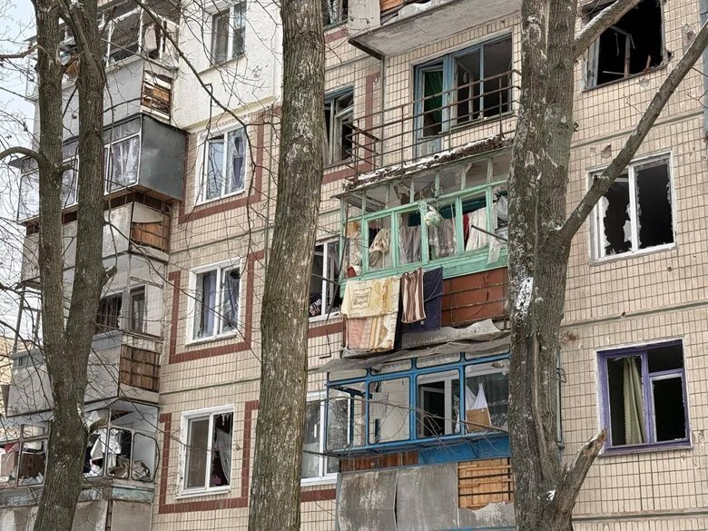 Обстріли Дніпропетровщини: пошкоджені лікарня, підприємства і житло