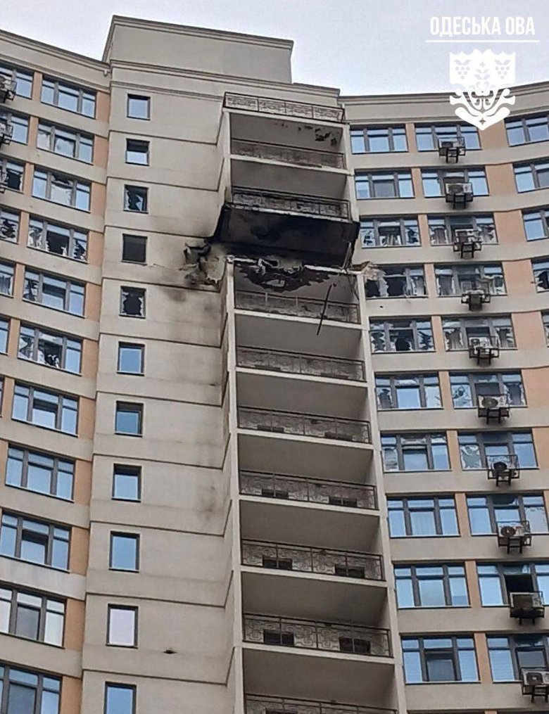 В Одесі після обстрілу понівечені житлові будинки та інфраструктура