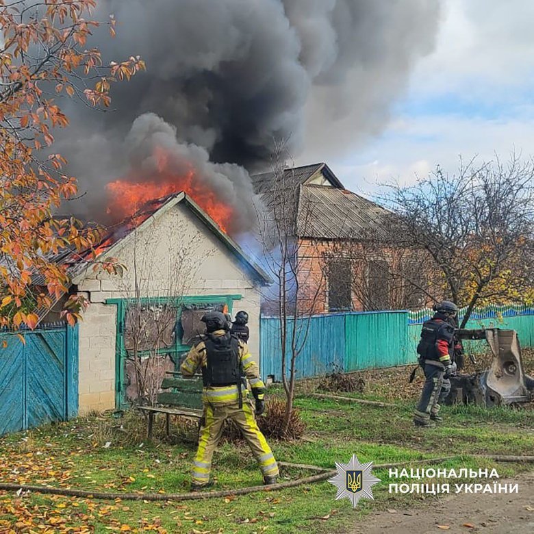 Троє людей поранені внаслідок масованих російських атак на Донеччині