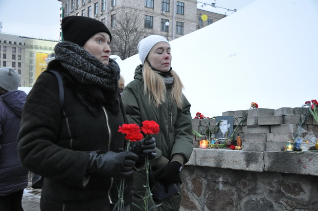 Вечір памяті Небесної Сотні відбувається в центрі Києва 01
