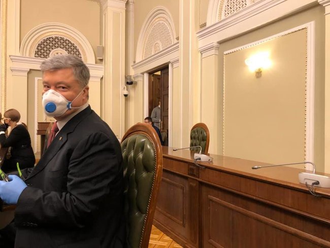 Лідери фракцій і члени Кабміну проводять зустріч у парламенті 04